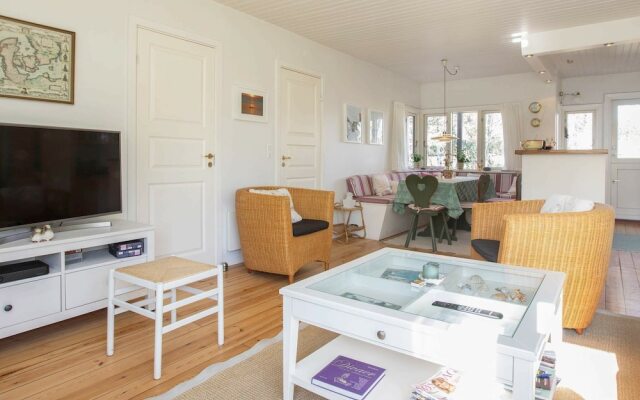 Chic Holiday Home in Hovedstaden near Sea