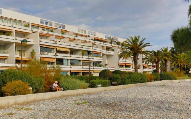 Sea view luxury apartment