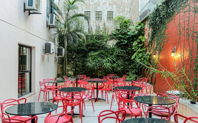 Sandri City Hotel