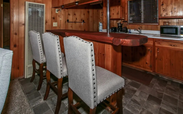 Moonlight Lodge