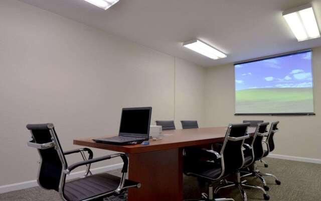 Suburban Studios Melbourne Airport