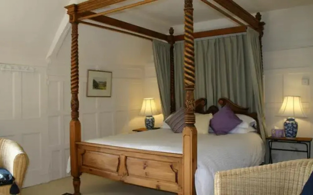 Poplars Farmhouse B&B