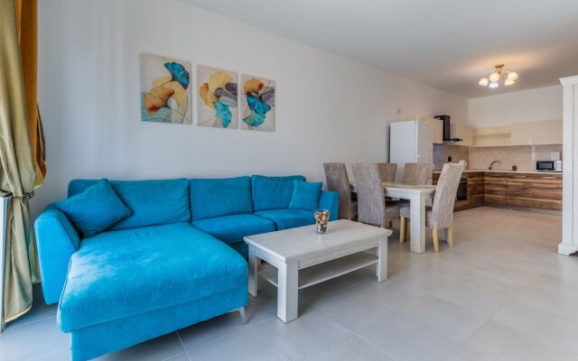 Charming and Chic - Kaylan Seaside Apartment 3