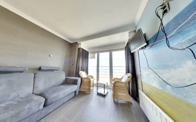 Studio in Middelkerke With Sea View