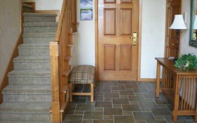 Glidden Lodge Beach Resort
