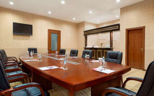 Ramada Plaza By Wyndham Gence