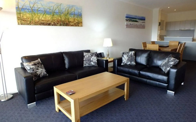 Pacific Marina Apartments