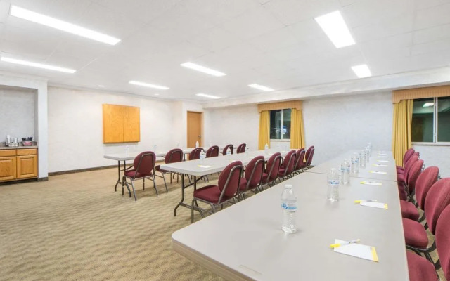 Spark by Hilton Dumas