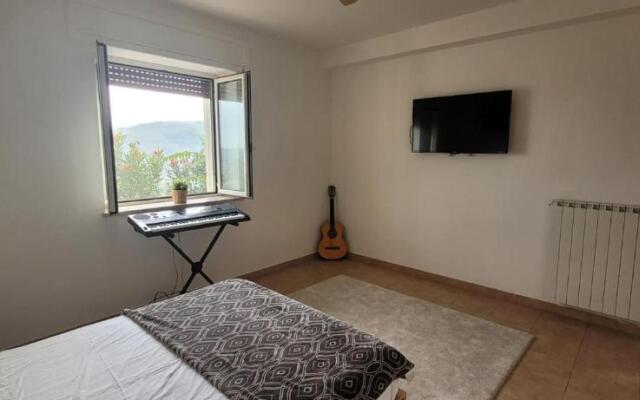 Beautiful Mountain View Home in Castilenti