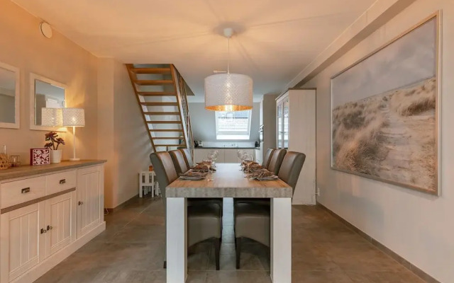 Spacious 3-bedroom Apartment in Oostende