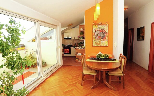 Colourful Apartment in Dalmatia With Furnished Balcony