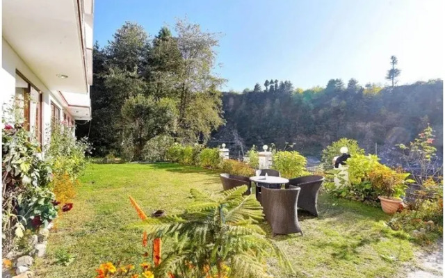 Hotel Divine Paradise Manali
