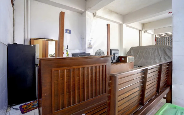 OYO Flagship 90890 Bratang Gede Residence