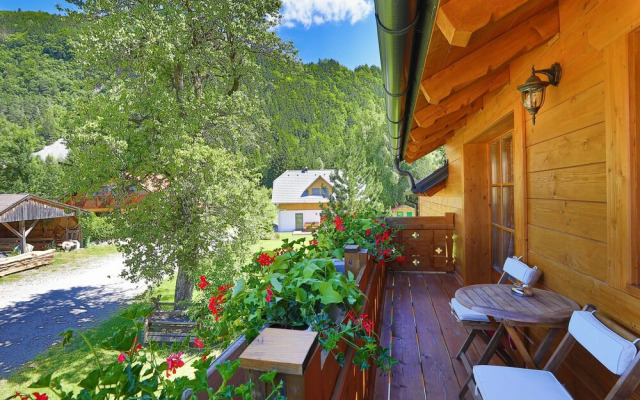 Villa Flora Apartments