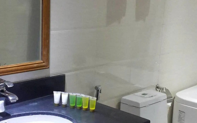 Yadanar Theingi Hotel