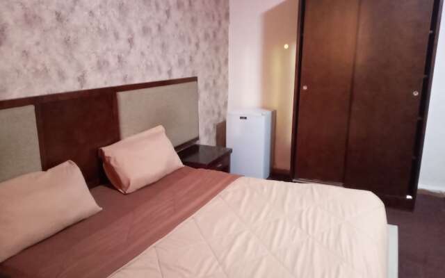 Seleen Hotel Suites
