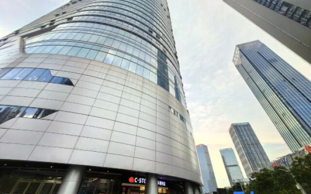 Star Theme Apartment (Guangzhou Panyu Tianhe Chengnancun Wanbo Metro Station)