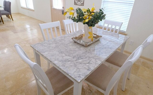 5Bdrm 2.5Bath 9Beds - The Nest Big House