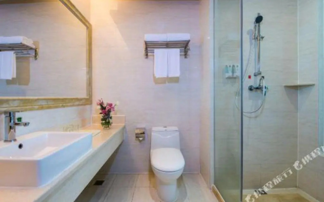 Vienna Hotel Guangdong Dongguan Tangxia South High-Speed Railway Station