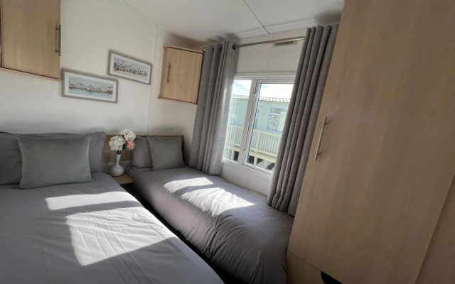 Forest & beach access Naish park