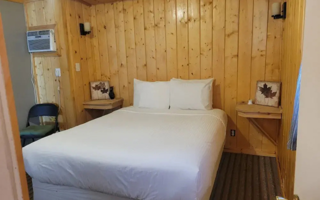 Sleepy Hollow Cabins and Hotel