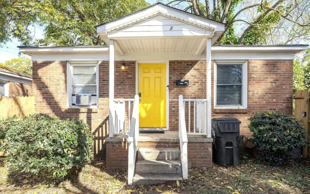 Cozy Retreat near Uptown with Hot Tub
