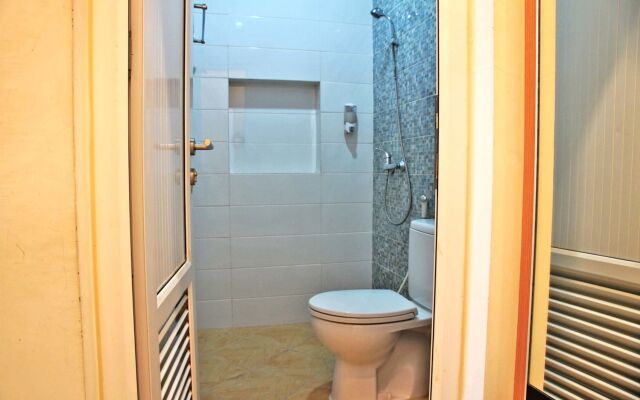 RedDoorz near Plaza Marina