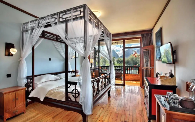 Yangshuo Mountain Retreat