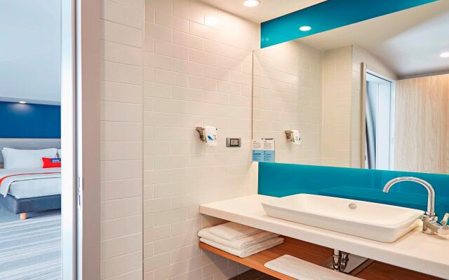 Holiday Inn Express Istanbul - Atakoy Metro by IHG
