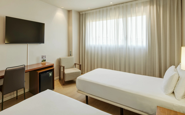Hotel Sercotel Ciutat de Montcada - Image 7