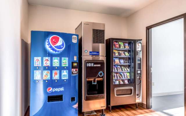 Motel 6 Jourdanton, TX