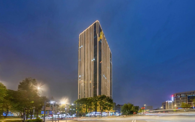 East Apartment (Chengdu East Railway Station West Square Branch)
