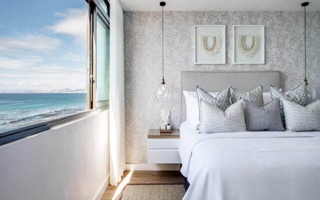 Magical Apartment w Uninterrupted Ocean Views Mouille Views