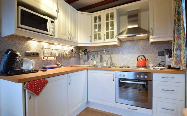 Comfortable Cottage Near Lake Cherapont