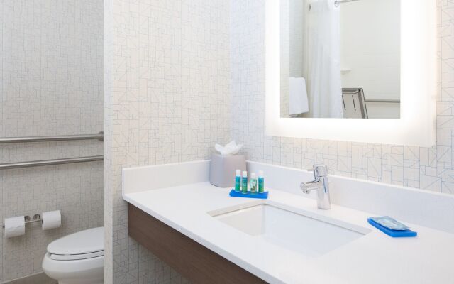 Holiday Inn Express Louisville Northeast by IHG