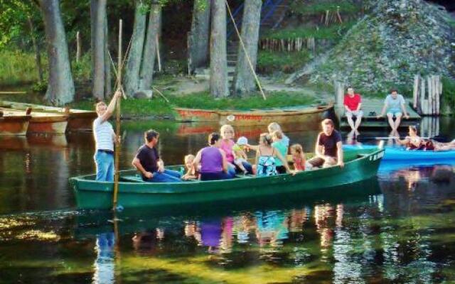 Pensjonacik Cyklada Comfortable Rooms Close to the Lake