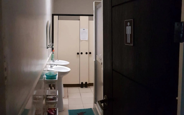Crossroads Hostel Manila