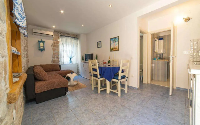 Apartments Mira