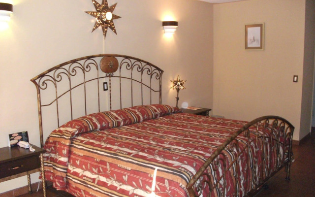 Hotel Pueblito Inn