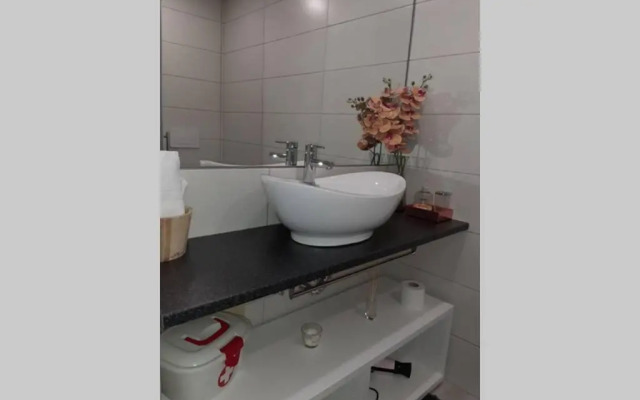 Ria Center Apartment - Left