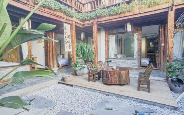 Lijiang Nianji 1913 Travel Theme Inn