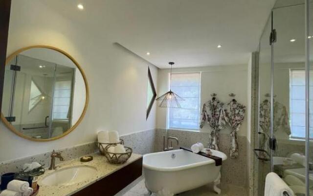 The Postcard on the Arabian Sea