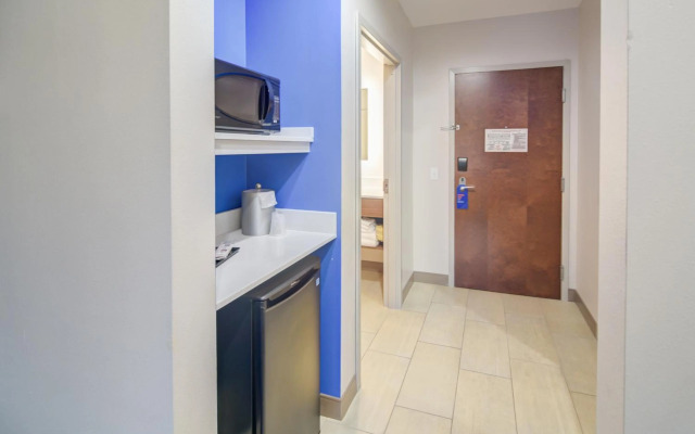 Holiday Inn Express & Suites Foley by IHG