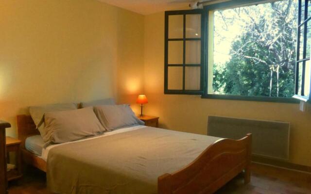 Les Pucines T2 bas de villa