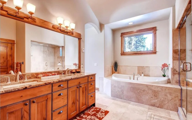 Riverwood 4 Bedroom Home by RedAwning