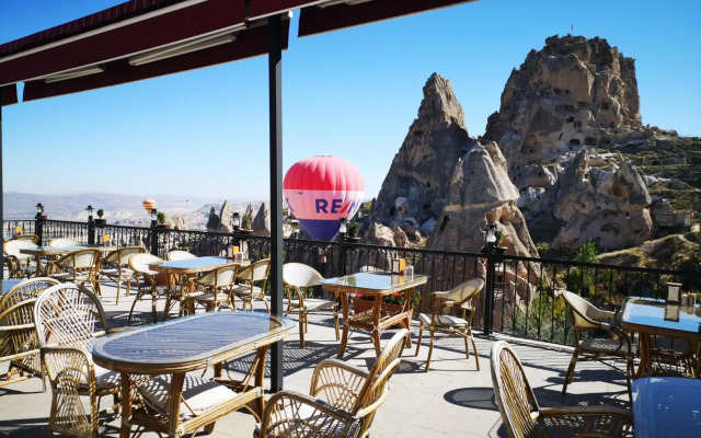 Hermes Cave Hotel