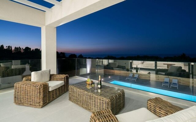 Bianca Luxury Villa 5 Bedroom Villa With Private Pool