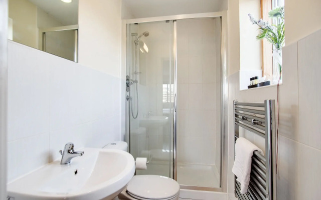Mica Point City Centre Apartment