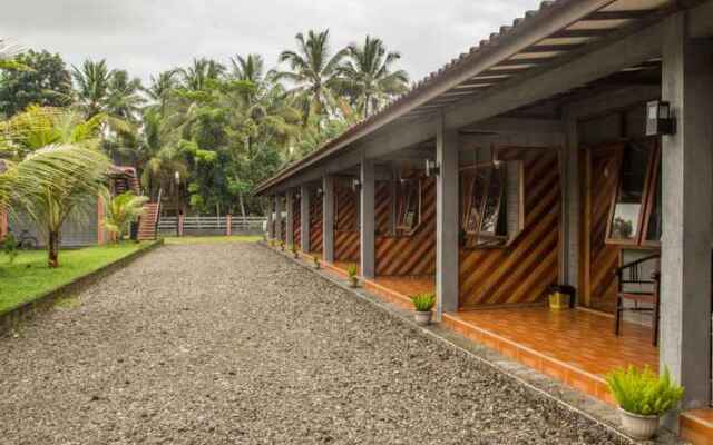 Amazon Bungalow & Cottages