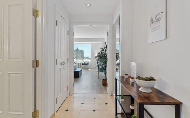 Astonishing Beachfront King Hotel CozySuites